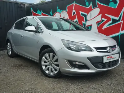 Used Vauxhall Astra Elite 165 HP (121 kW) 2014 Silver Hatchback