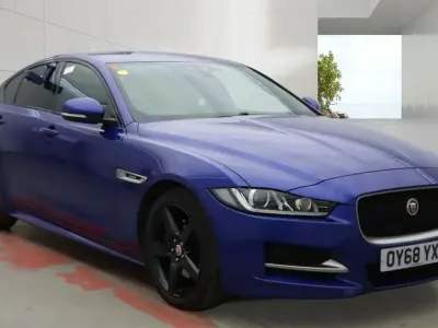 Used Jaguar XE R-Sport 179 HP (131 kW) 2018 Blue Sedan