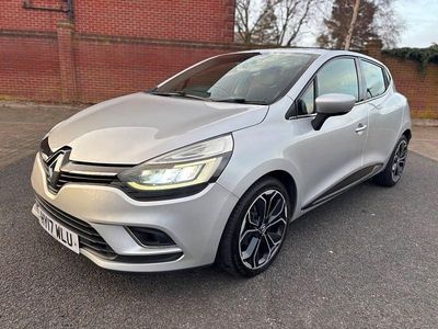 Silver metallic Used 2017 Renault Clio IV Dynamique Hatchback | £8,995 (Expensive)