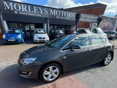 Second-hand Vauxhall Astra SRi 115 CP (84 kW) 2014 Gri Hatchback