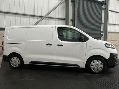 Used Vauxhall Vivaro Edition 2021 White MPV