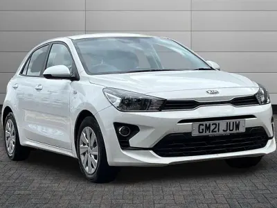 Used Kia Rio 83 HP (61 kW) 2021 Clear white Hatchback