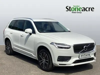 Usado Volvo XC90 Momentum 235 HP (172 kW) 2021 Branco SUV