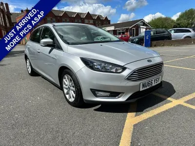 Used Ford Focus Titanium 120 HP (88 kW) 2017 Silver Hatchback