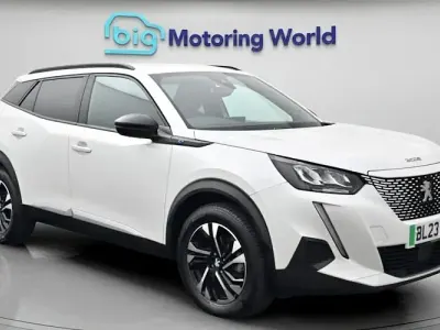 Used Peugeot e-2008 Allure+ 100 kW (136 HP) 2023 White SUV
