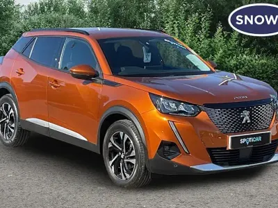 Begagnad Peugeot 2008 Allure Premium 131 HK (96 kW) 2022 SUV