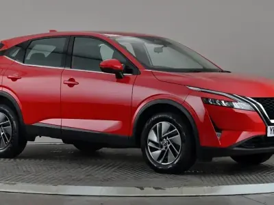 Used Nissan Qashqai Acenta Premium 158 HP (116 kW) 2023 Red SUV