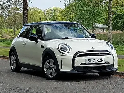 Used Mini Cooper Classic 136 HP (100 kW) 2021 White Hatchback