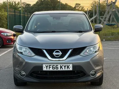 Usado Nissan Qashqai Acenta 110 CV (80 kW) 2016 Gris SUV