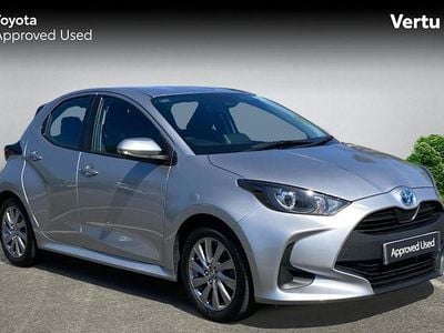 Usado Toyota Yaris Hybrid 116 HP (85 kW) 2026 Citadino