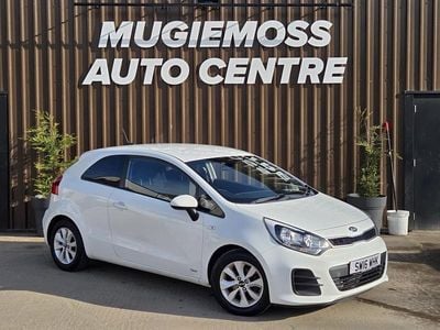 Used Kia Rio 84 HP (61 kW) 2016 White Hatchback