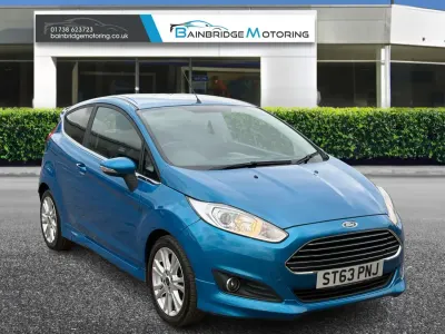 Käytetty Ford Fiesta Zetec 2014 Sininen Viistoperä