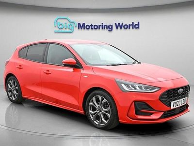 Used Ford Focus ST-Line 125 HP (91 kW) 2023 Red Hatchback