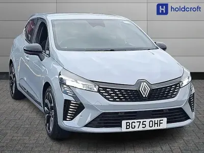 Used Renault Clio Techno 143 HP (105 kW) 2025 Metallic  ceramic grey  Hatchback