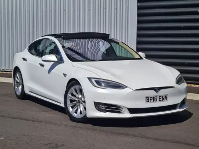 Used Tesla Model S 306 kW (417 HP) 2016 White Hatchback