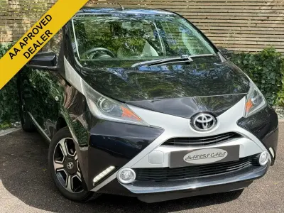 Używany Toyota Aygo X-clusiv 69 KM (50 kW) 2016 Czarny Hatchback