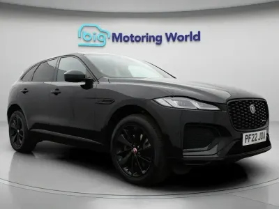 Usado Jaguar F-Pace R-Dynamic 204 HP (150 kW) 2022 Preto SUV