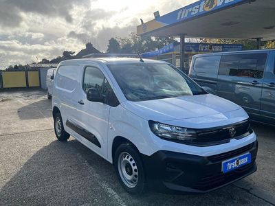 Used Vauxhall Combo drive 100 HP (73 kW) 2024 White Van