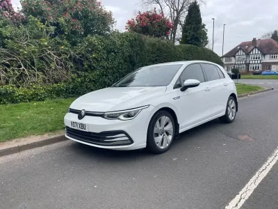 Second-hand VW Golf VII Style 150 CP (110 kW) 2021 Alb Hatchback