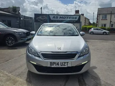 Gebraucht Peugeot 308 Active 130 PS (95 kW) 2014 Silber Kleinwagen