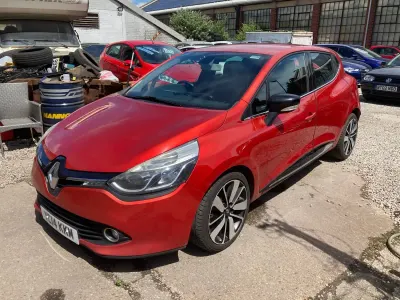 Used Renault Clio Dynamique 90 HP (66 kW) 2014 Red Hatchback