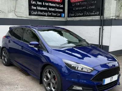 Used Ford Focus ST 250 HP (183 kW) 2017 Blue Hatchback