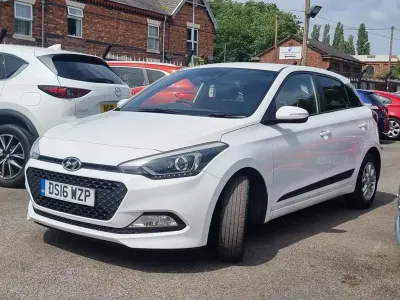 Used Hyundai i20 GO! 84 HP (61 kW) 2016 White Hatchback