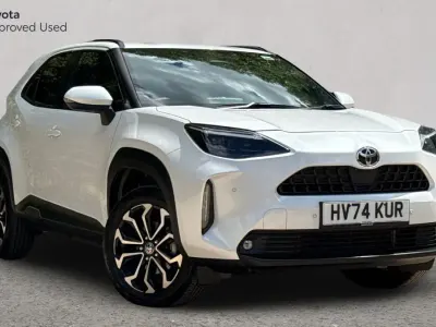 Used Toyota Yaris Cross Design 116 HP (85 kW) 2024 Platinum white SUV