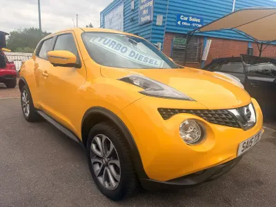 Used Nissan Juke Tekna 110 HP (80 kW) 2015 Yellow SUV