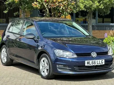 Used VW Golf VII Edition 110 HP (80 kW) 2016 Blue Hatchback