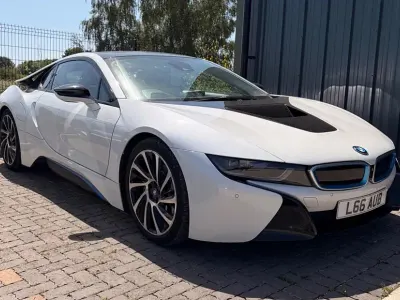 Used BMW i8 Comfort Edition 362 HP (266 kW) 2016 White Coupe