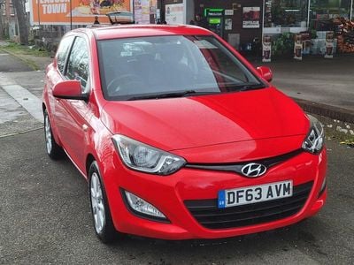 Used Hyundai i20 Active 85 HP (62 kW) 2013 Red Hatchback