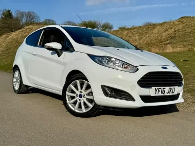 Używany Ford Fiesta Titanium 2016 Biały Hatchback