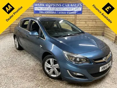 Used Vauxhall Astra SRi 115 HP (84 kW) 2014 Blue Hatchback