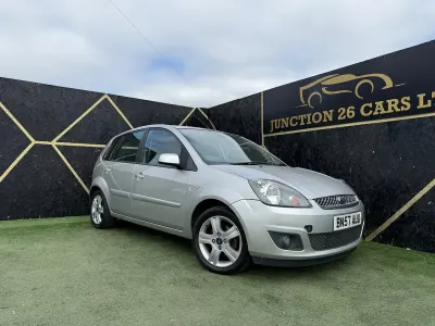 Used Ford Fiesta Zetec 80 HP (58 kW) 2007 Silver Hatchback