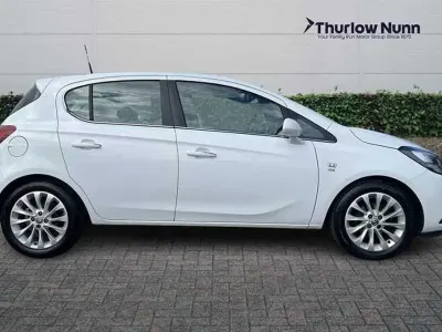 Used Vauxhall Corsa 90 HP (66 kW) 2015 White Hatchback