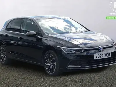 Begagnad VW Golf VIII Style 204 HK (150 kW) 2024 Svart Halvkombi