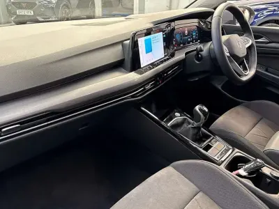 Second-hand VW Golf VIII Edition 130 CP (95 kW) 2023 Gri Hatchback
