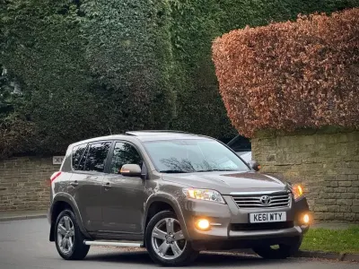 Usado Toyota RAV4 T1 150 CV (110 kW) 2011 Marrón SUV