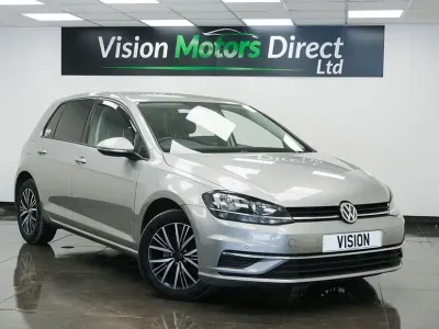Używany VW Golf VII SE 115 KM (84 kW) 2018 Srebrny Hatchback