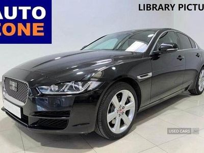 Begagnad Jaguar XE Portfolio 180 HK (132 kW) 2017 Svart Sedan