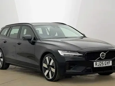 Usado Volvo V60 Plus 345 CV (253 kW) 2025 Negro Familiar