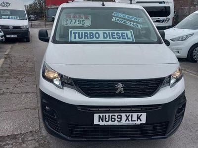 Used Peugeot Partner 131 HP (96 kW) 2020 White MPV