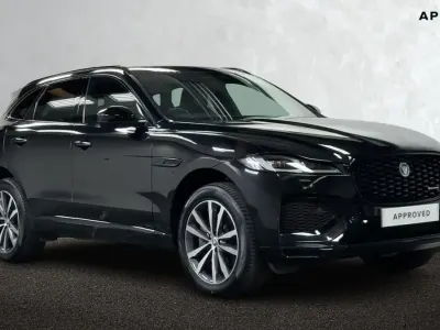 Begagnad Jaguar F-Pace R-Dynamic 404 HK (297 kW) 2024 Svart SUV
