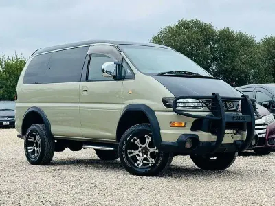 Used Mitsubishi Space Gear Active 185 HP (136 kW) 2006 Green MPV
