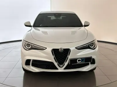 Begagnad Alfa Romeo Stelvio Quadrifoglio 503 HK (369 kW) 2019 Vit SUV