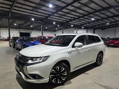 White Used 2017 Mitsubishi Outlander P-HEV Estate | £6,330 (Fair price)