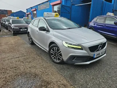 Begagnad Volvo V40 Plus 2016 Silver Halvkombi