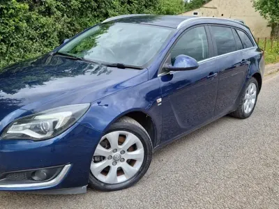 Używany Vauxhall Insignia SRi 140 KM (102 kW) 2015 Niebieski Kombi