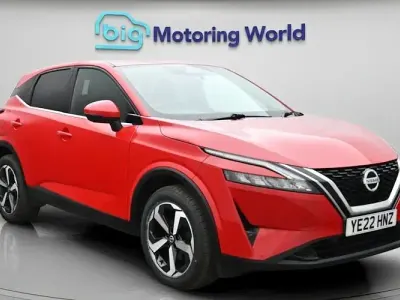 Used Nissan Qashqai N-Connecta 140 HP (102 kW) 2022 Red SUV